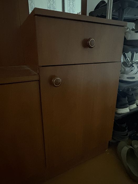 продам шкаф в прихожую