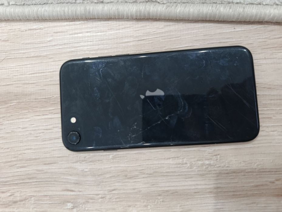 Iphone SE 2020 продаётся