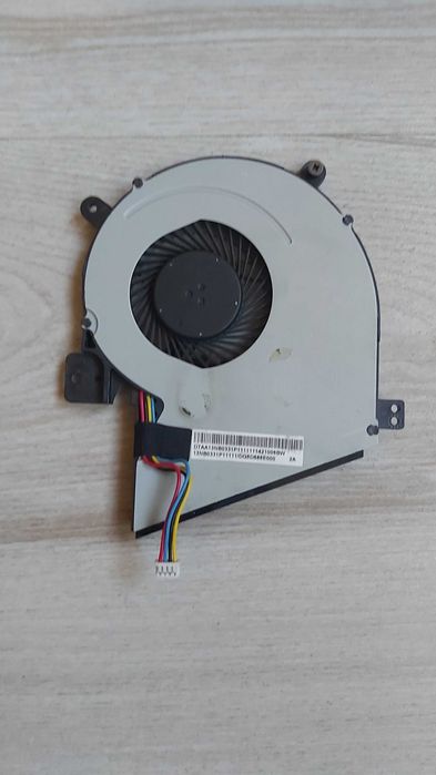 Vand accesorii/componente (tastaturi,carcase) laptop HP,Asus,Acer