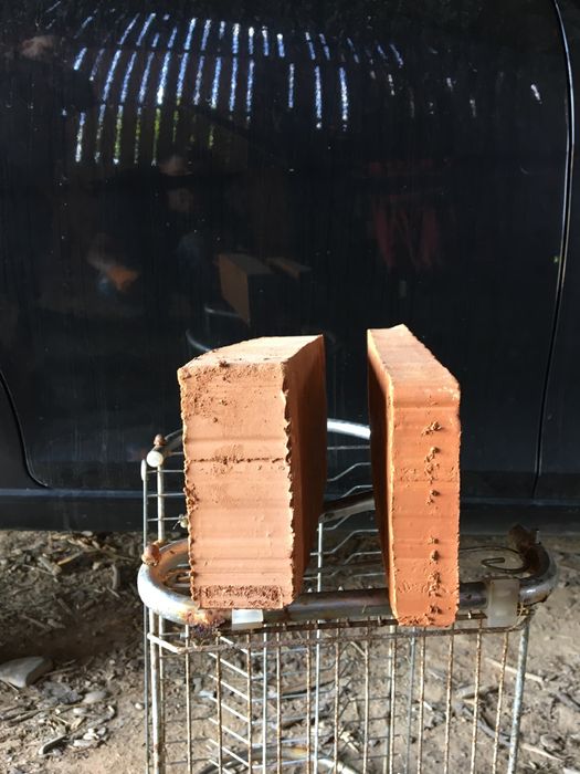 Cărămidă plină .