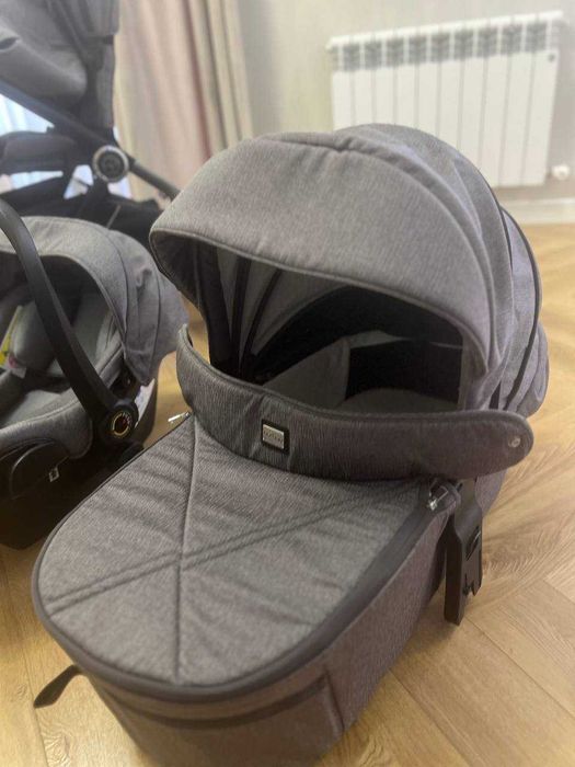 Детская коляска 3в 1