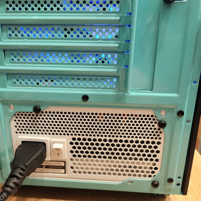 Hope Amanet P11-Unitate PC/i5-14th/ram 32gb/Ssd 1Tb/RTX 5060-8gb