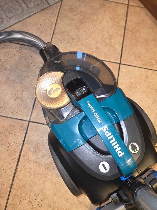 Прахосмукачка Phillips 7000 Series