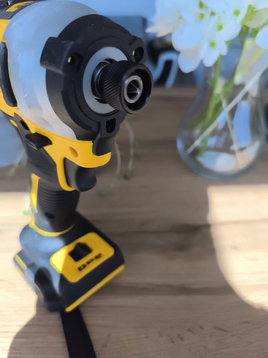 Șurubelnița cu impact DeWalt DCF850