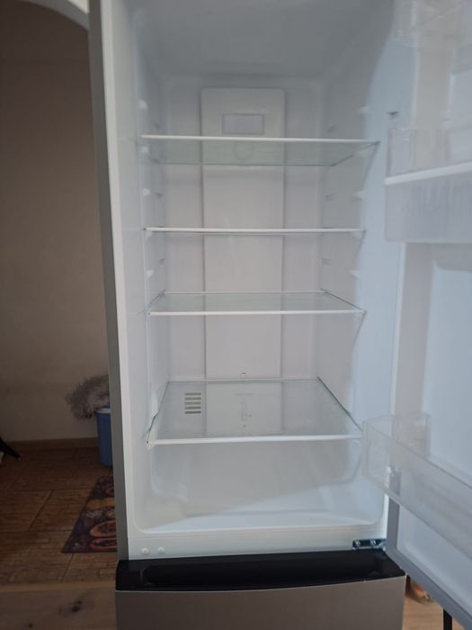 Vând Combina frigorifică că