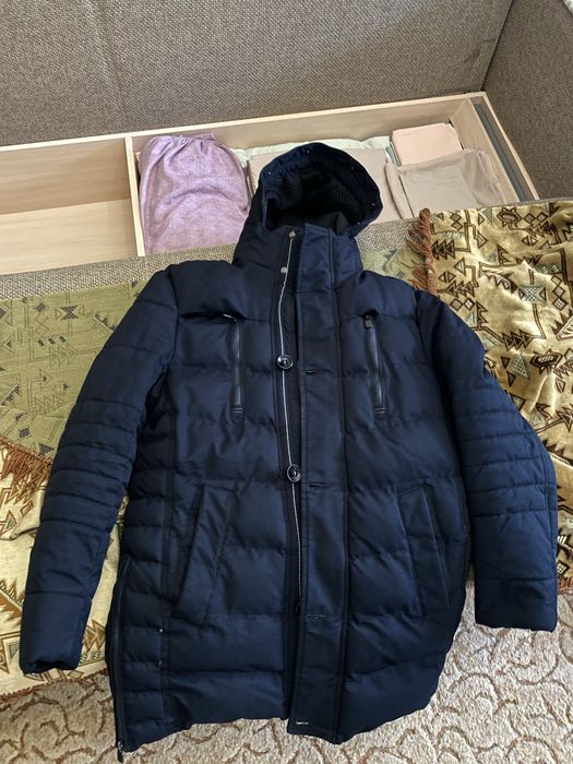 Зимняя Куртка размер XXL в отличном состоянии, черная, карманы целые!