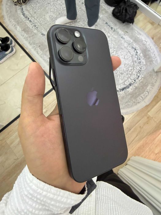 Srochna sotiladi Iphone 16 PRO MAX Qora