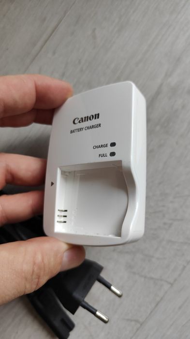 Canon CB-2LYE - incarcator pentru acumulatorii tip NB-6L