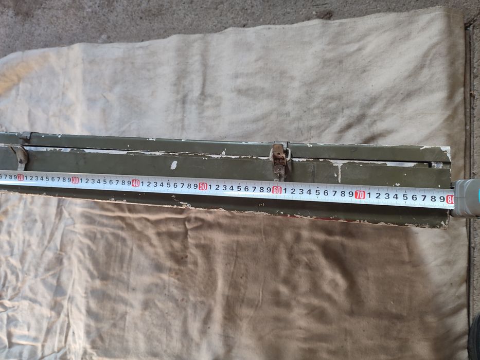 Инструментальный ящик в авто.