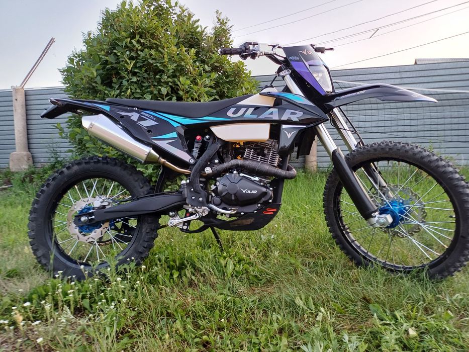 Эндуро мотоцикл 250cc ULAR A7