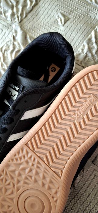 Кроссовки новые кожа 38