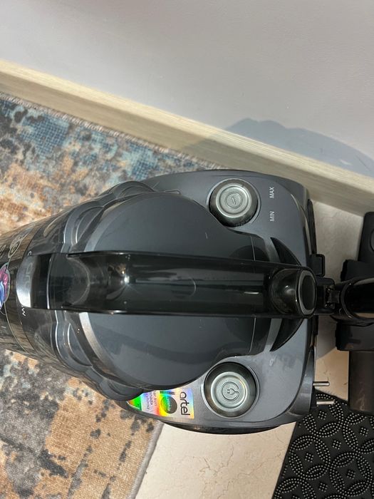 Продам пылесос Artel