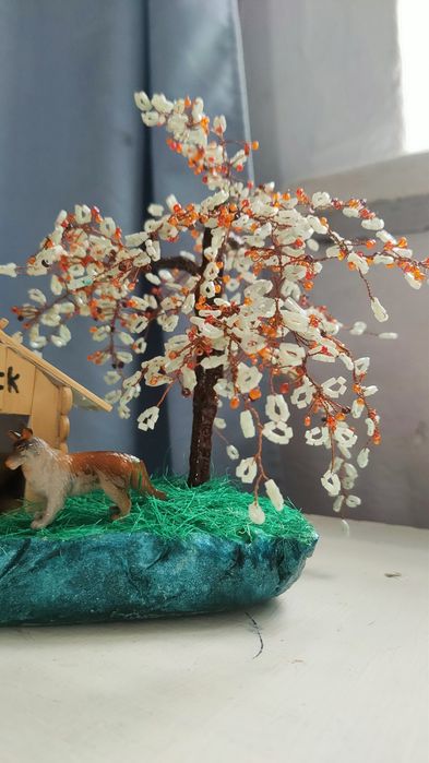 Дерево из бисера ручной работы