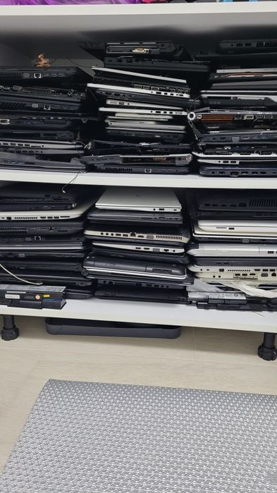 Dezmembrez laptop-uri HP Acer Dell Asus Toshiba Sony - etc