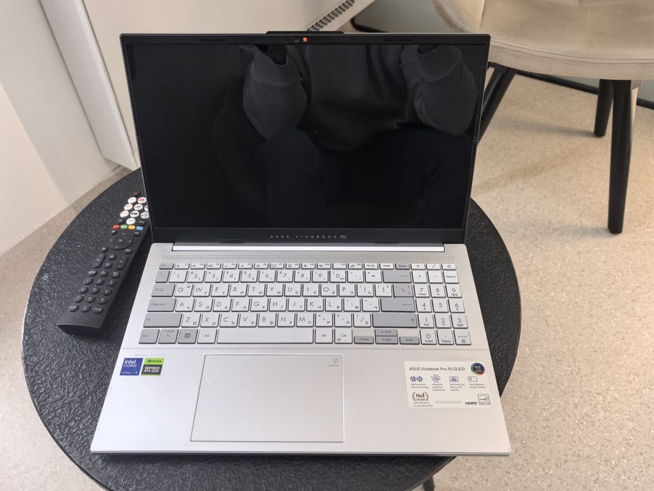 ASUS Vivobook Pro 15 RTX 4060 Intel Ultra 9 185H 24GB DDR5 3K OLED 120