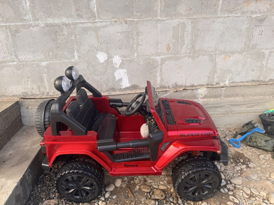 Продам детскую машину