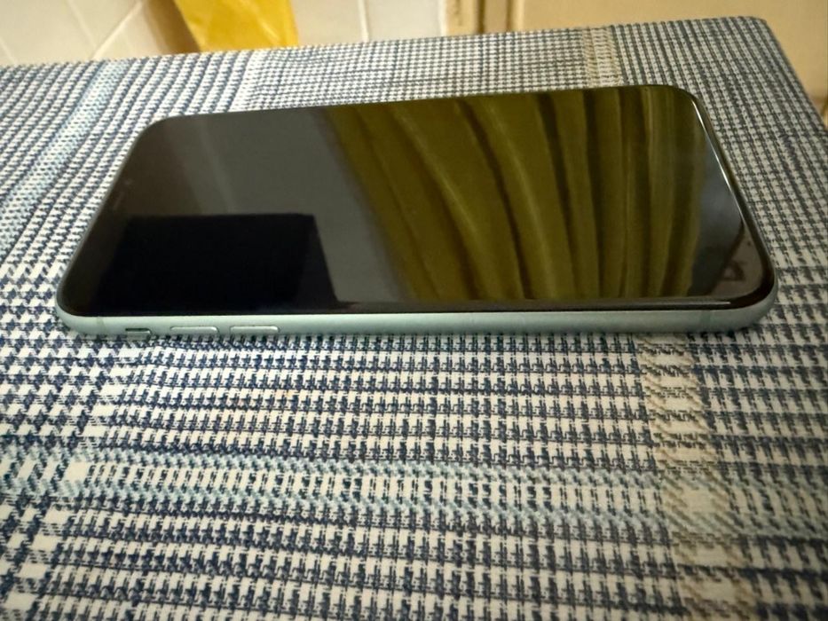 Iphone 11 в отличном состояний