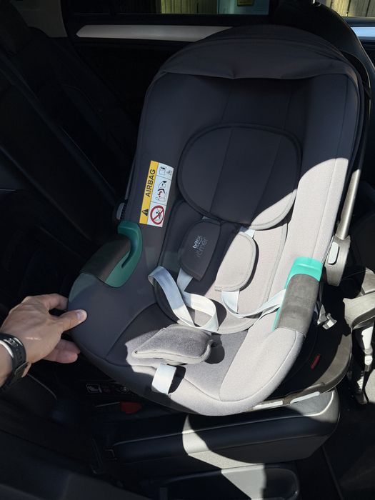 Scaun auto Britax Romer cu baza isofix