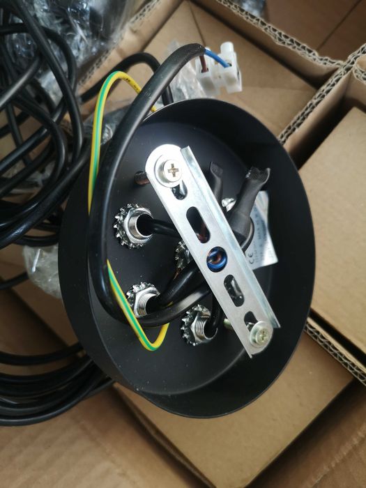 Модерен полилеи седем крушки