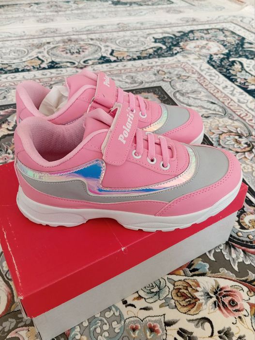 Продается кроссовки