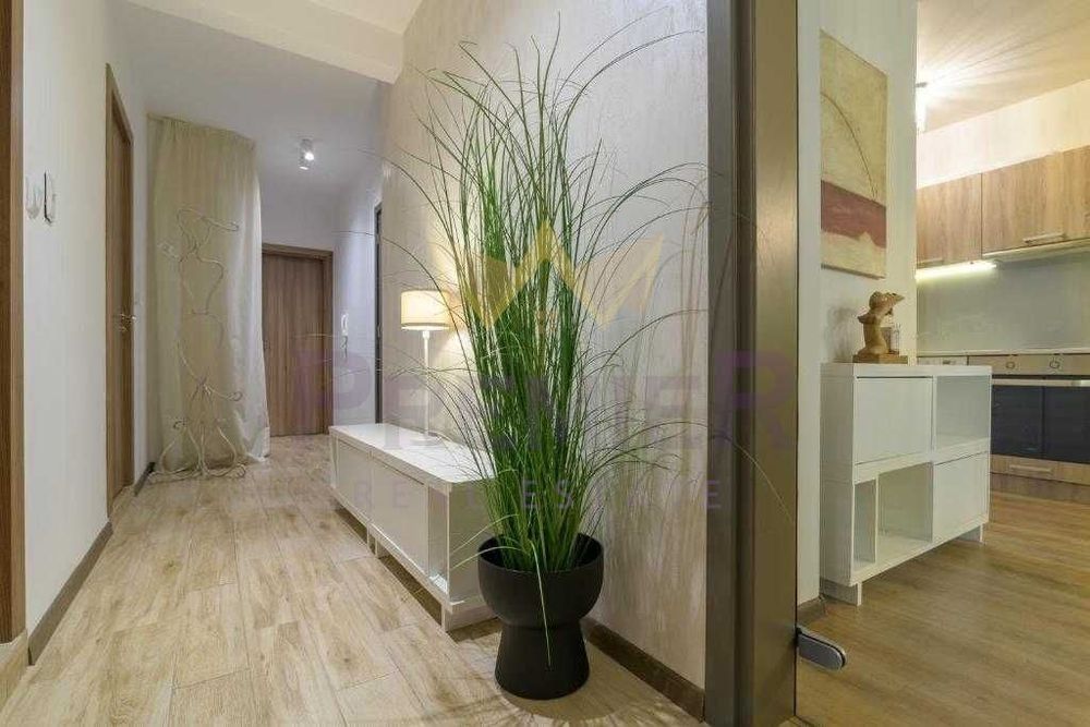 Дава се под наем Тристаен апартамент в Варна, Гръцка махала - 103 кв.м за 1200 € - Снимка #7