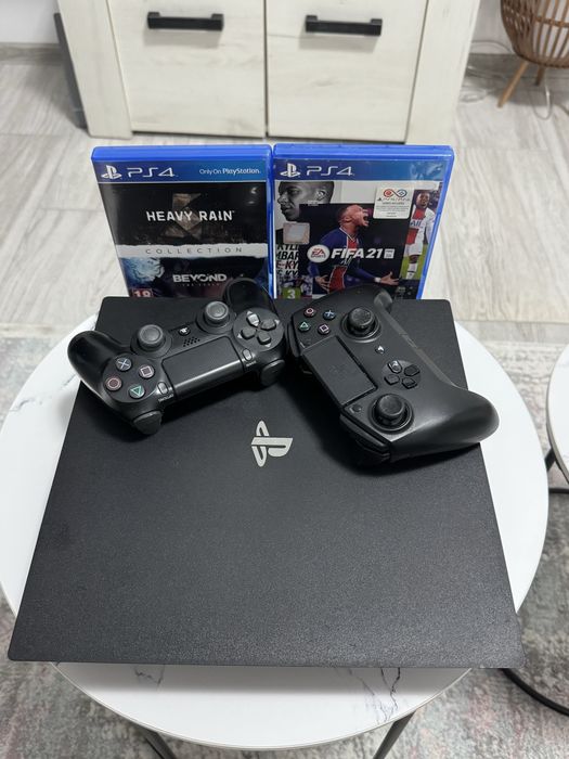 PlayStation 4 1 TB – 2 manete + 3 jocuri