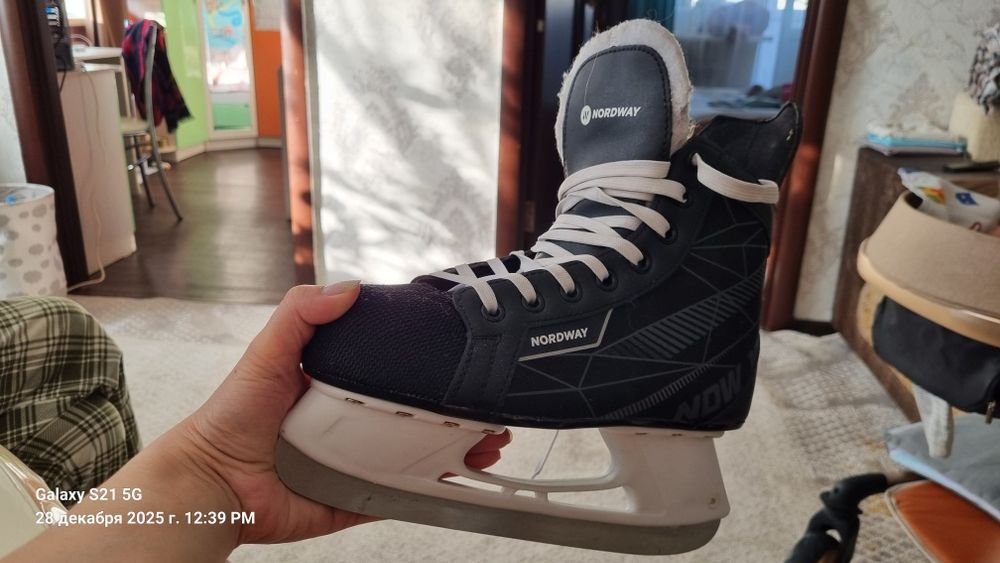 Коньки, в отличном состоянии.