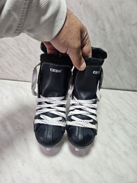 Patine 41 hochei hockey  CCM marime  30-31 ( 19,5  cm)