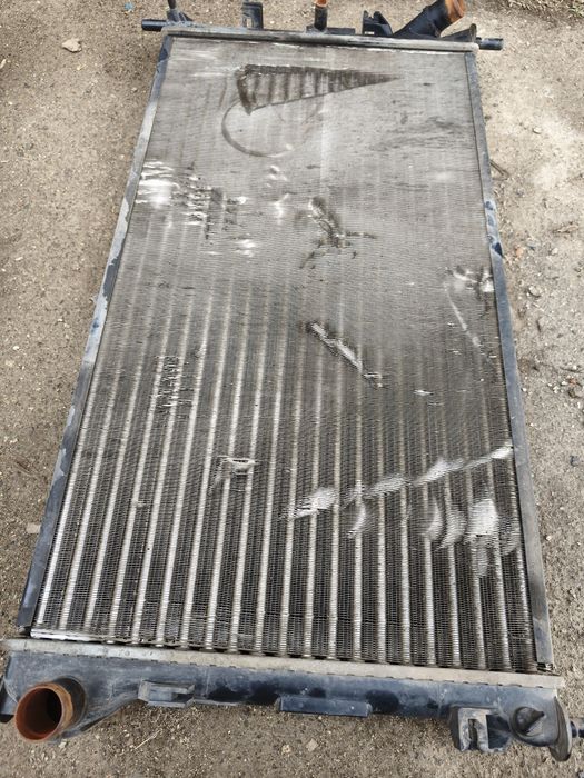 Продавам следните части за Форд канект