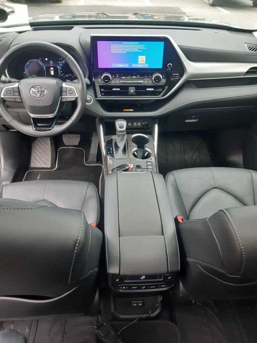 TOYOTA Highlander 2023 — imagine 5