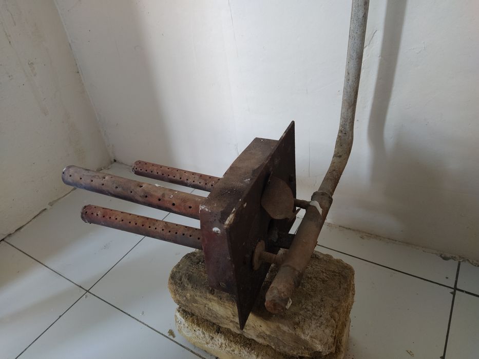 Печка бержейка с горелкой нормолном состояние