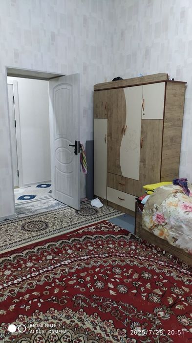 Радуга 67 да 2 хонали 2 этаж квартира сотилади. МАКЛЕРСИЗ.