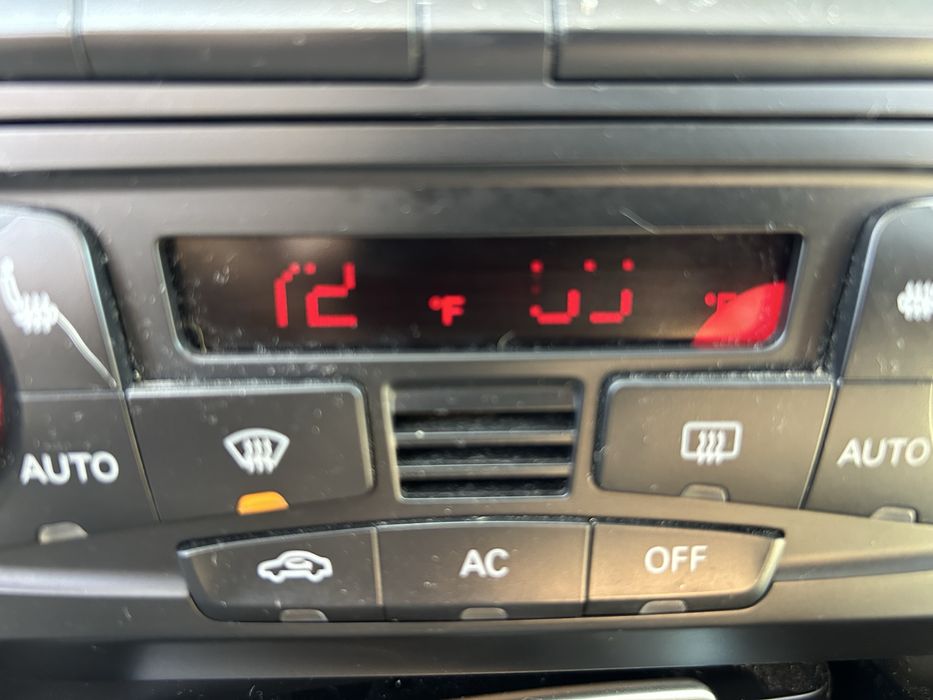 Panou comanda climatizare audi a4b8 an 2008