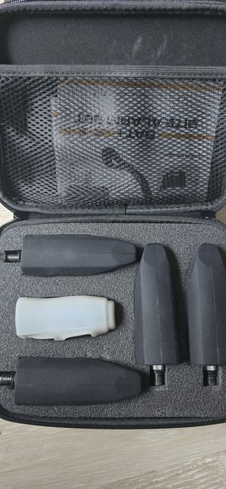 Senzori  / avertizori  Prologic BAT+ – 4 buc + receiver + husă