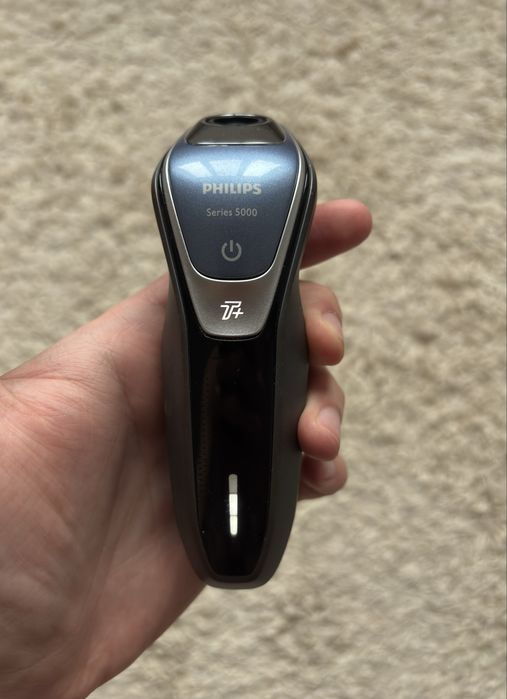 Philips Series 5000 aparat de ras eletric-functioneaza perfect+accesor
