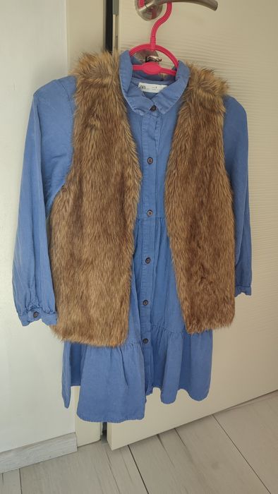 Комплект детска рокля с пухено елече Zara