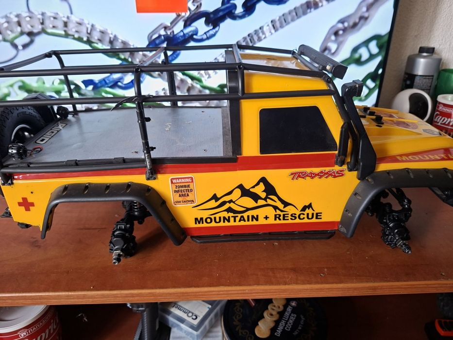 trx4 defender  1/10