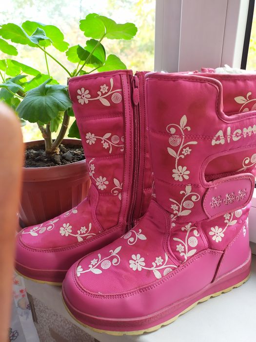 Обувь для девочки. Размеры разные.