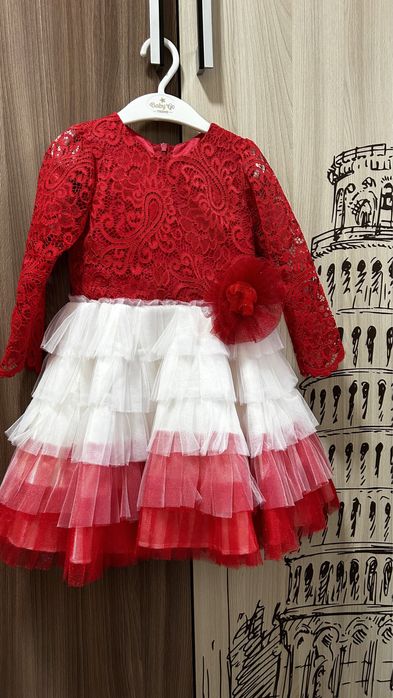 Платья бальные новые срочно.