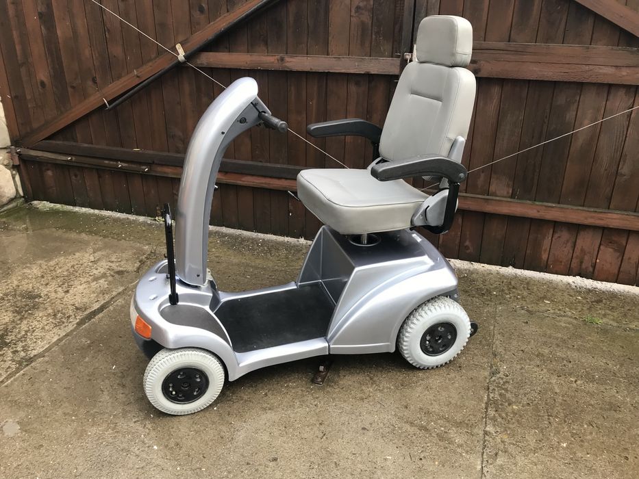 Scuter Carut electric pentru persoane cu dizabilități handicap batrani