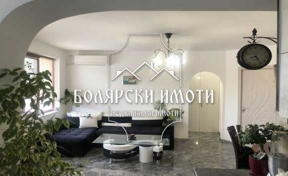 Дава се под наем Двустаен апартамент в Велико Търново, Център - 60 кв.м за 306 € - Снимка #2