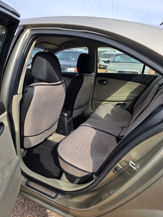 Nissan Primera P12