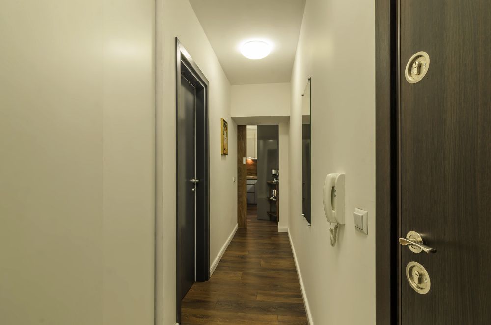 ”Деси” двустаен ап. в широк център