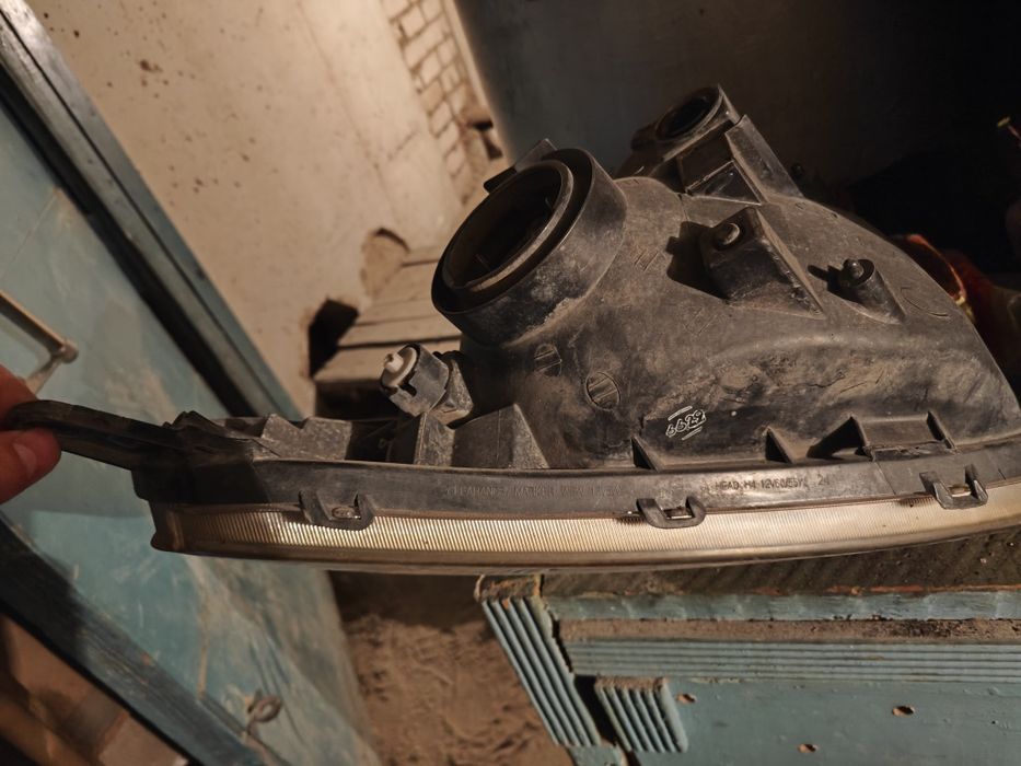 Фара передняя Раф 4