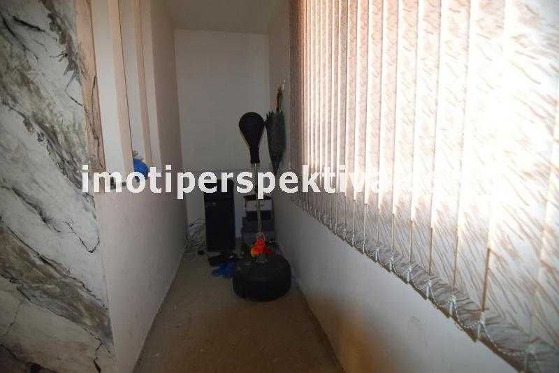 Продава се Тристаен апартамент в Пловдив, Христо Смирненски - 180 кв.м за 453 €/кв.м - Снимка #11