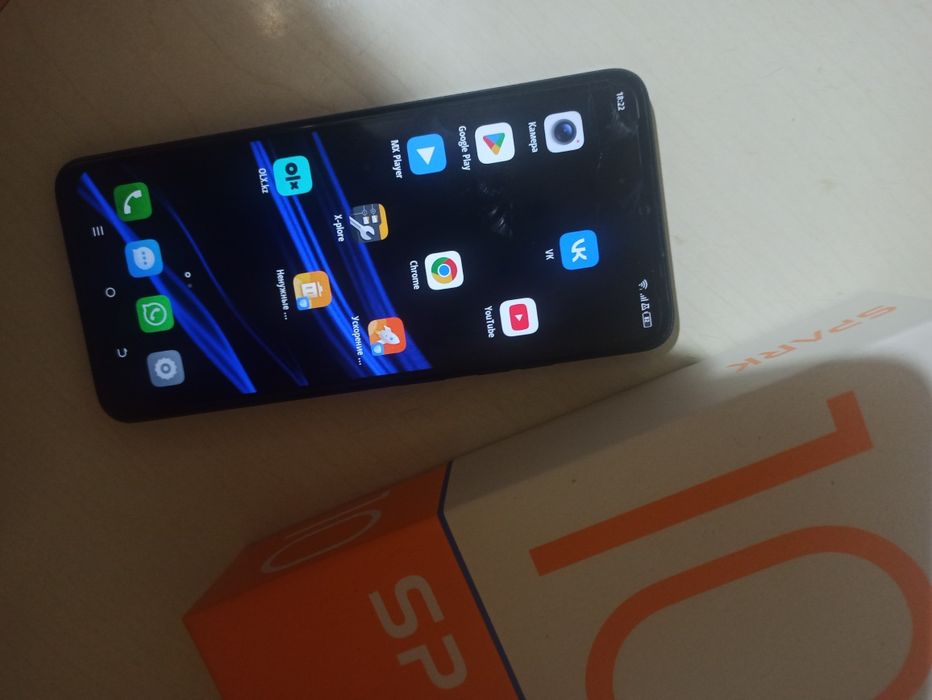 Продам телефон Techno .