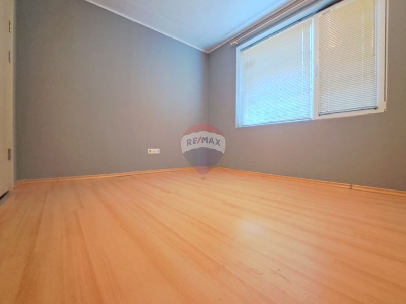 Продава се Тристаен апартамент в Варна, Възраждане 1 - 94 кв.м за 1649 €/кв.м - Снимка #8