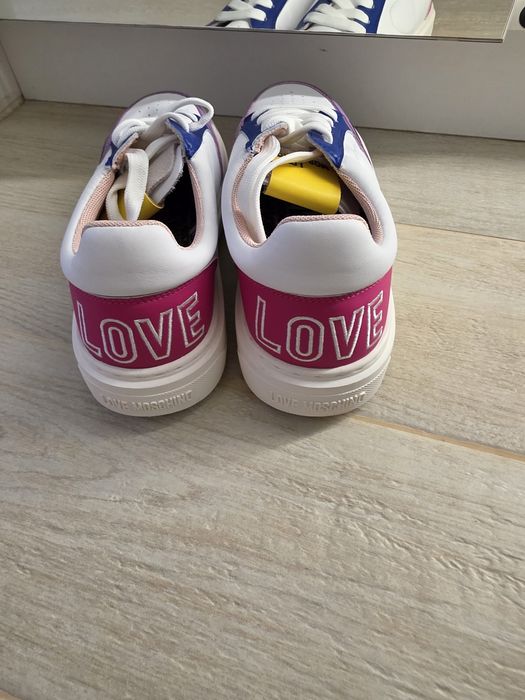 Кецове Love Moschino