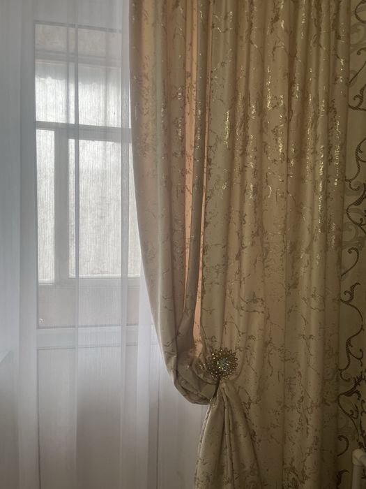 Продаю шторы 4 метра