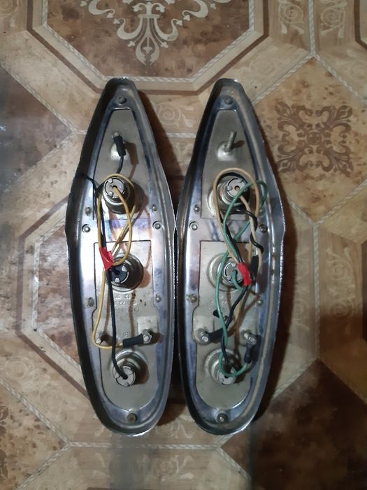 Продам задние фонари